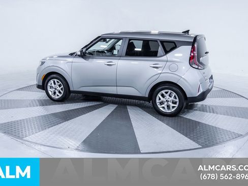 Used 2023 Kia Soul LX w/ LX Technology Package image 5