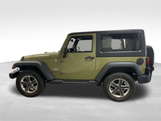 Used 2013 Jeep Wrangler Sahara w/ Connectivity Group AWD/4WD image 4
