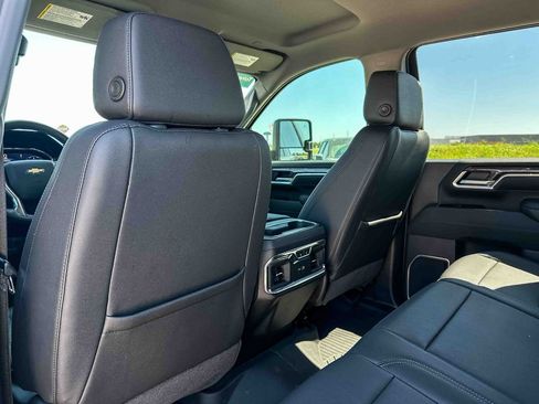 Used 2025 Chevrolet Silverado 3500 LTZ w/ LTZ Premium Package AWD/4WD image 17