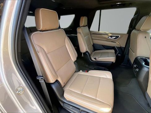 Used 2021 Chevrolet Tahoe Premier w/ Premium Package image 27