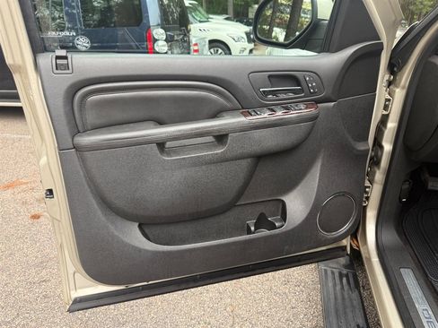 Used 2013 GMC Yukon Denali RWD image 13