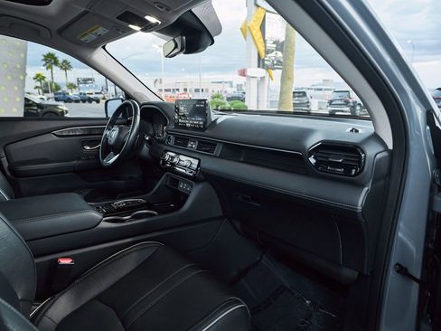 Used 2023 Honda Pilot Elite image 25