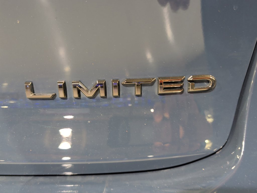 Used 2025 Toyota Crown AWD/4WD image 14