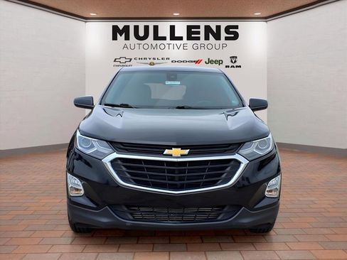 Used 2021 Chevrolet Equinox LT FWD image 2