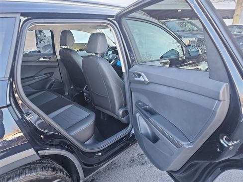 New 2026 Volkswagen Taos SE image 29