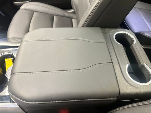 Used 2025 Chevrolet Tahoe Z71 w/ Comfort Package image 33