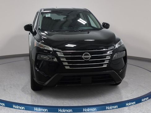 Used 2025 Nissan Rogue SV AWD/4WD image 3