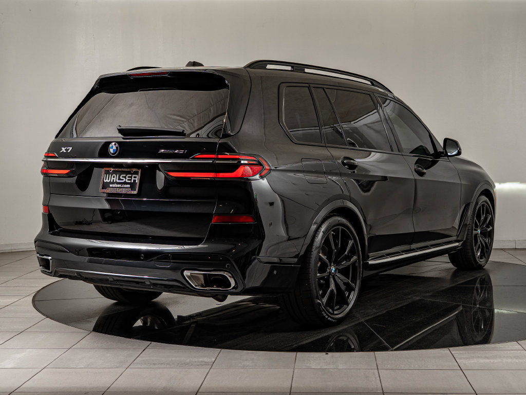 Used 2025 BMW X7 xDrive40i w/ M Sport Package AWD/4WD image 5