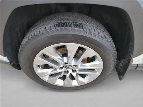 Used 2023 Toyota RAV4 XLE Premium FWD image 9