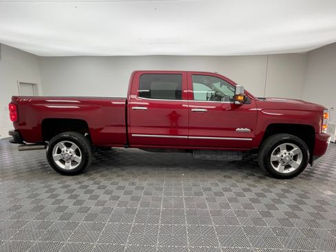 Used 2019 Chevrolet Silverado 2500 High Country w/ Duramax Plus Package AWD/4WD image 7