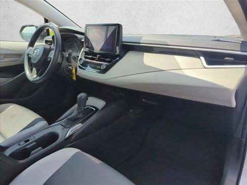 Used 2025 Toyota Corolla LE FWD image 29