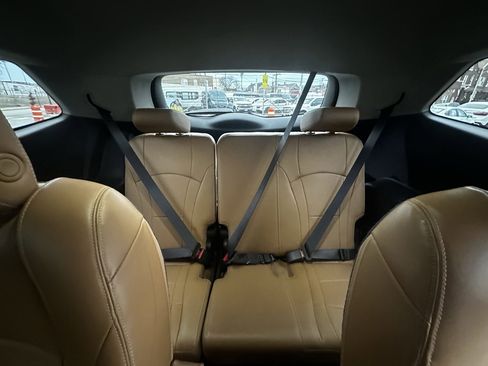 Used 2018 Buick Enclave Essence image 18