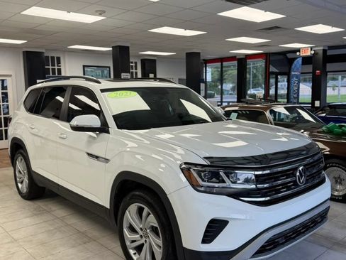 Used 2021 Volkswagen Atlas SE w/ Panoramic Sunroof Package AWD/4WD image 3