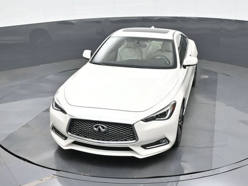 Used 2017 INFINITI Q60 3.0t w/ Premium Plus Package 3.0T RWD image 33
