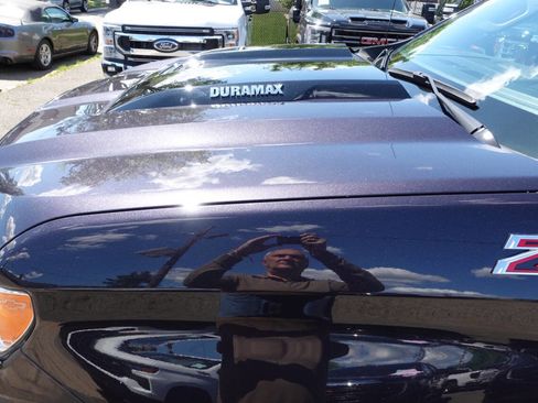 Used 2022 Chevrolet Silverado 1500 LT Trail Boss image 8