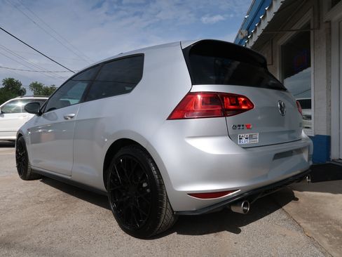 Used 2015 Volkswagen GTI SE FWD image 7