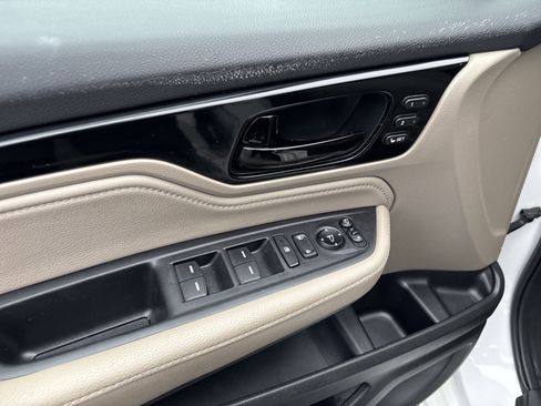 Used 2023 Honda Odyssey Elite image 16