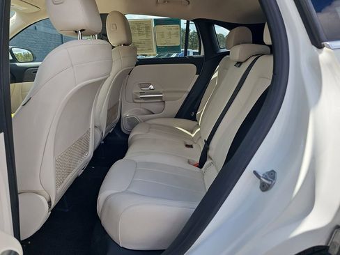 Used 2021 Mercedes-Benz GLA 250 w/ Premium Package image 19