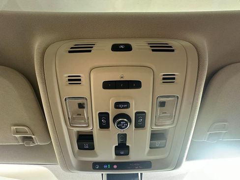 Used 2021 GMC Yukon Denali w/ Denali Premium Package image 35