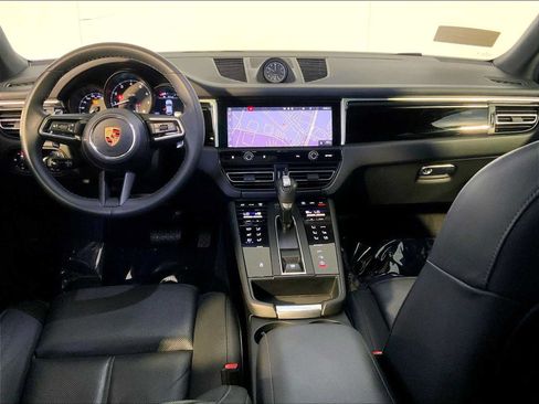 Certified 2023 Porsche Macan AWD/4WD image 14