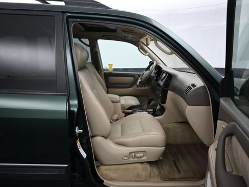 Used 2004 Toyota Land Cruiser AWD/4WD image 40