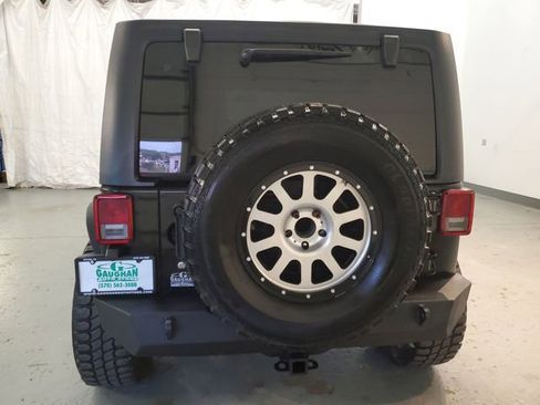 Used 2018 Jeep Wrangler Unlimited Sport S image 5