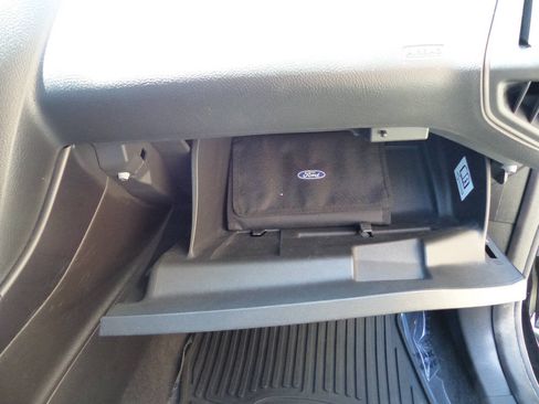 Used 2016 Ford Focus SE w/ SE Cold Weather Package FWD image 44