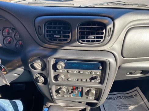 Used 2005 Chevrolet TrailBlazer LS w/ LS Preferred Equipment Group image 15