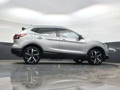 Used 2022 Nissan Rogue Sport SL w/ Premium Package FWD image 38