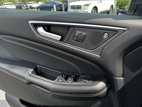 Used 2023 Ford Edge Titanium AWD/4WD image 31