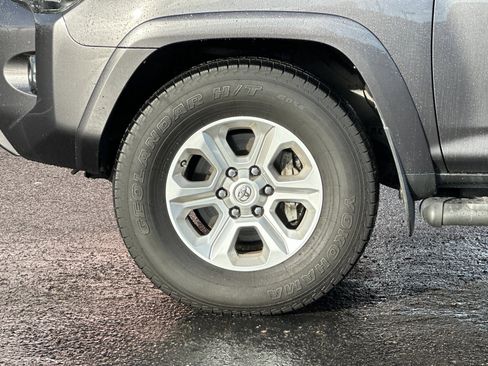 Used 2016 Toyota 4Runner SR5 image 23