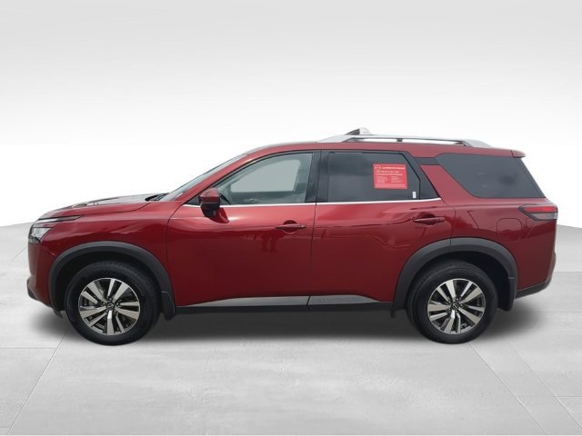 Certified 2024 Nissan Pathfinder SL w/ Black Appearance Package AWD/4WD image 5
