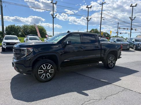 Used 2023 GMC Sierra 1500 AT4 w/ AT4 Premium Package AWD/4WD image 12