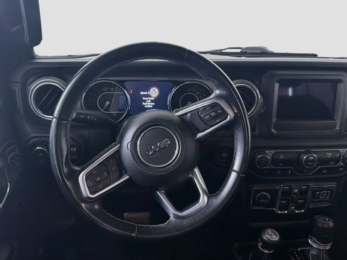 Used 2019 Jeep Wrangler Unlimited Sahara AWD/4WD image 17