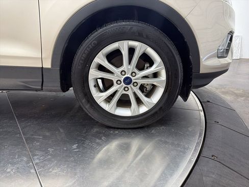 Used 2017 Ford Escape SE image 9