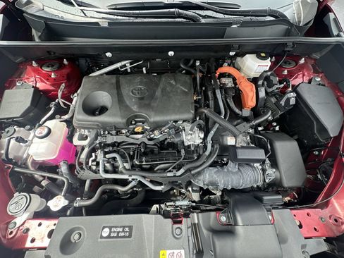 Used 2024 Toyota RAV4 LE AWD/4WD image 33