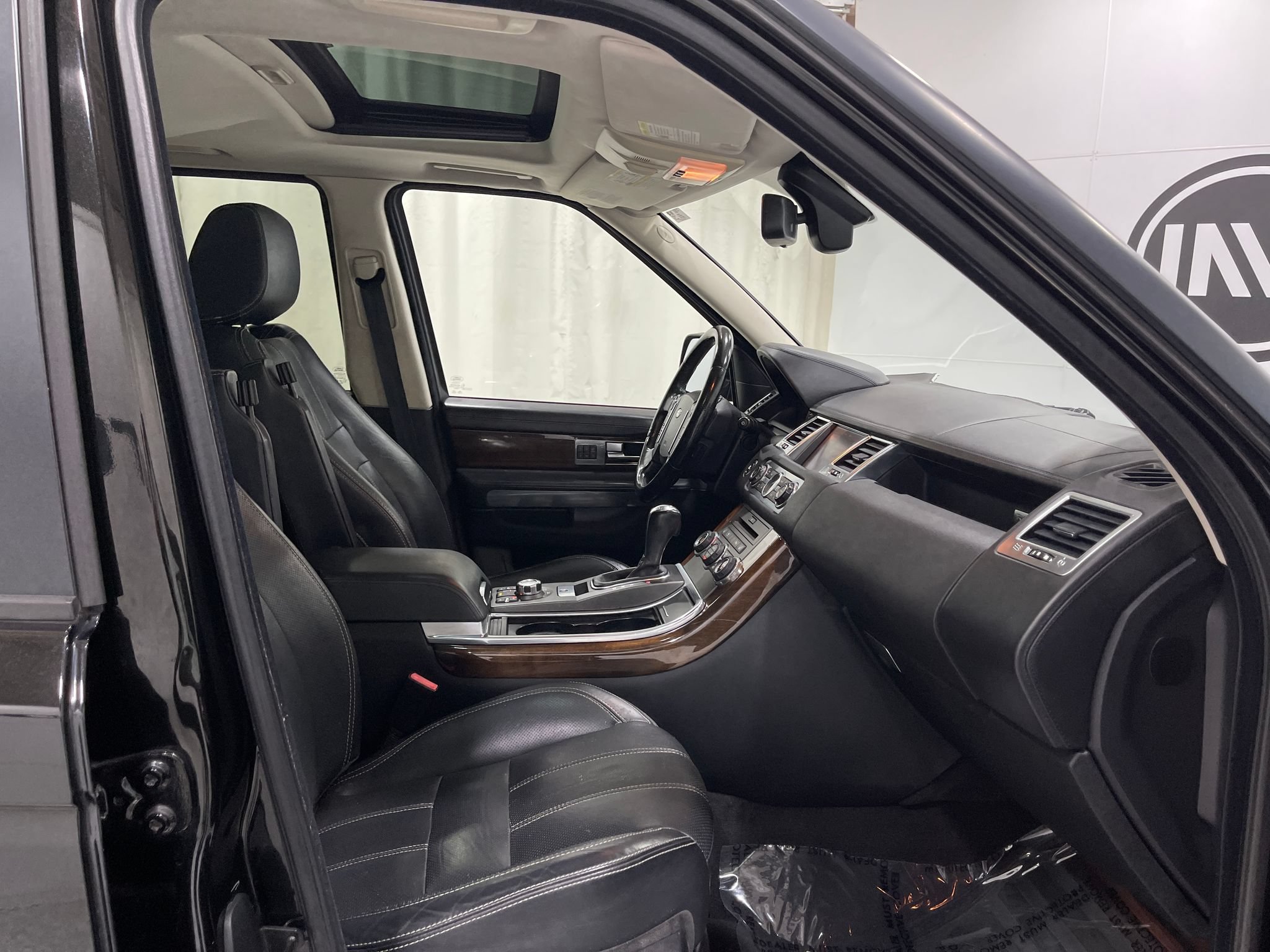 Used 2011 Land Rover Range Rover Sport HSE LUX AWD/4WD image 33
