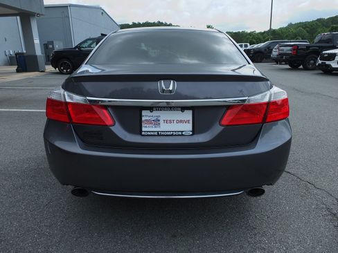 Used 2015 Honda Accord Sport image 4