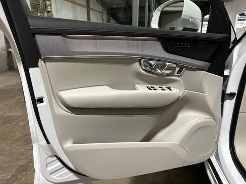 New 2026 Volvo XC90 T8 Ultra AWD/4WD image 9