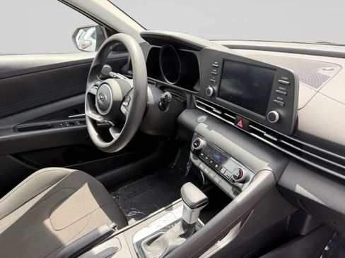 Used 2022 Hyundai Elantra SEL FWD image 37
