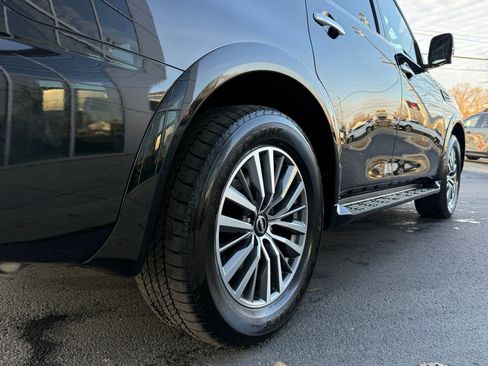 Used 2024 Nissan Armada SL w/ Captain's Chairs Package image 15