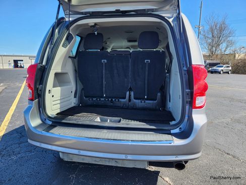 Used 2013 Dodge Grand Caravan SXT w/ Rear Park Assist Pkg image 27