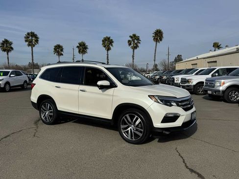 Used 2016 Honda Pilot Touring image 14