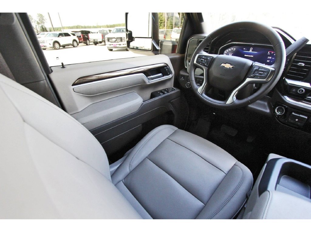 Used 2026 Chevrolet Silverado 3500 LT w/ Texas Edition AWD/4WD image 11
