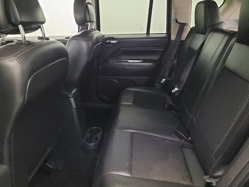 Used 2015 Jeep Compass Latitude image 18