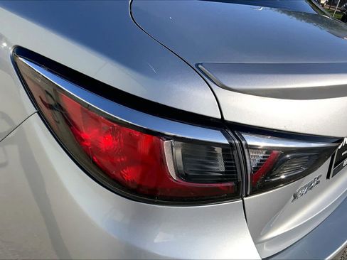 Used 2019 Toyota Yaris LE FWD image 28