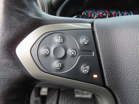 Used 2018 Chevrolet Silverado 1500 High Country image 25