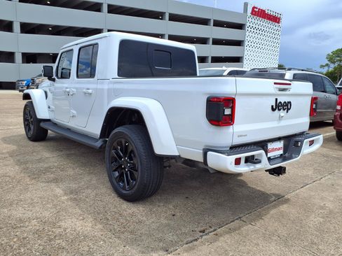 Used 2021 Jeep Gladiator Overland AWD/4WD image 4
