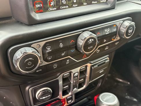 Used 2020 Jeep Gladiator Rubicon w/ Dual Top Group AWD/4WD image 20