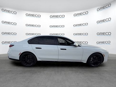 Used 2023 BMW 760i xDrive AWD/4WD image 8